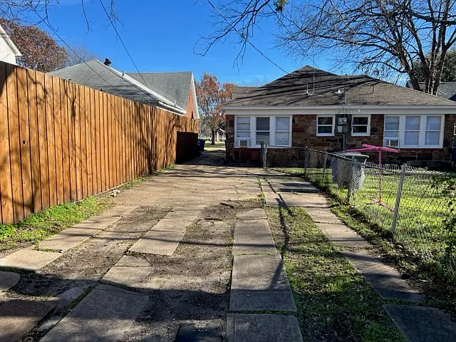 5117 Mission Ave — Photo 14