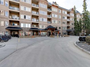 20 SE Discovery Ridge Close SW #427, Calgary, AB T3H5X4