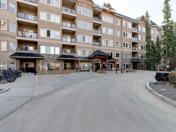 20 SE Discovery Ridge Close SW #427, Calgary, AB T3H 5X4