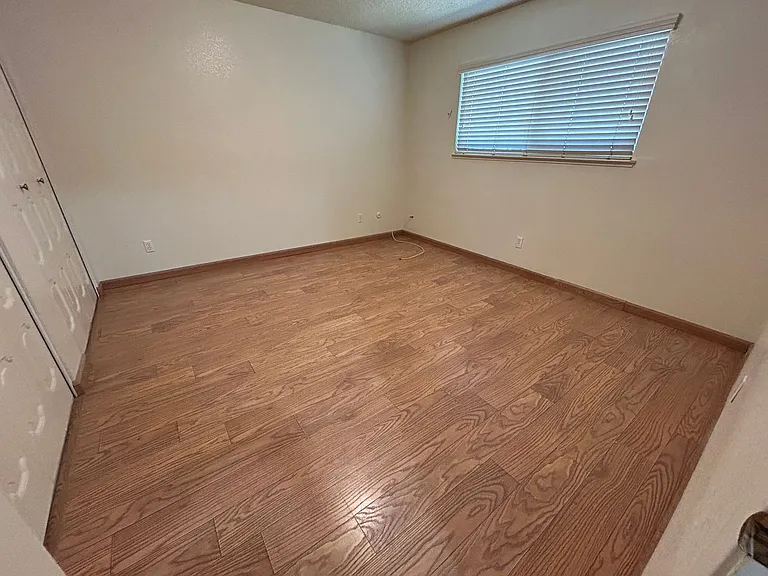 1013 Roanoke Ave — Photo 14