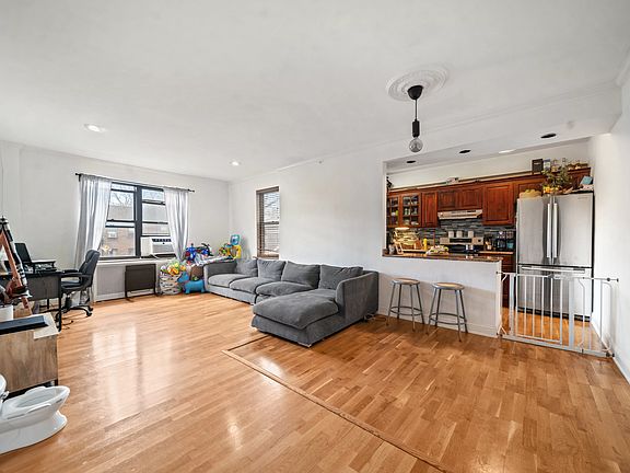 3rd image of 22-27 76th St #B3