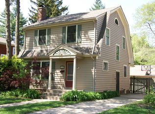 211 S Fordham Ave, Aurora, IL 60506