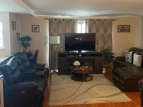 4th image of 217 Bruckner Ave #A