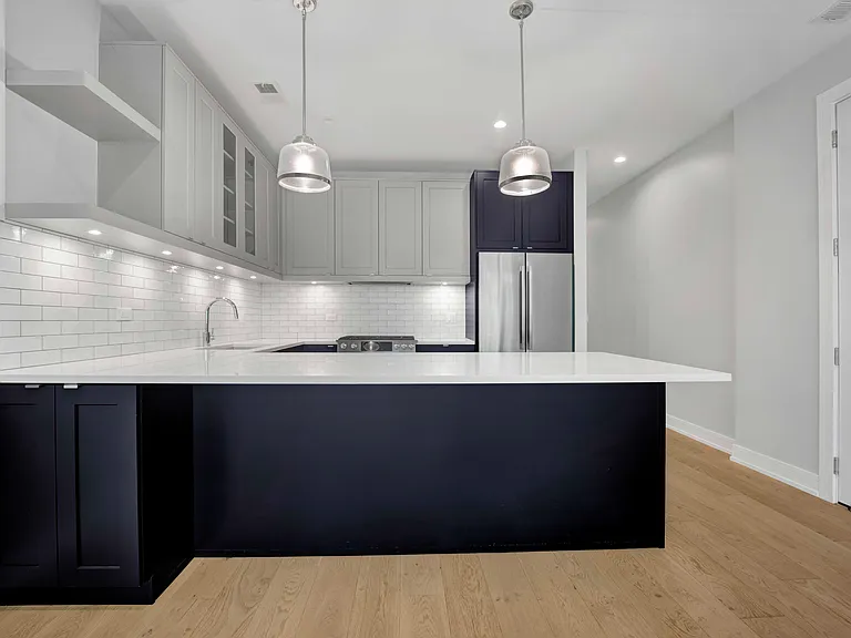 1022 N Honore St #2 — Photo 14