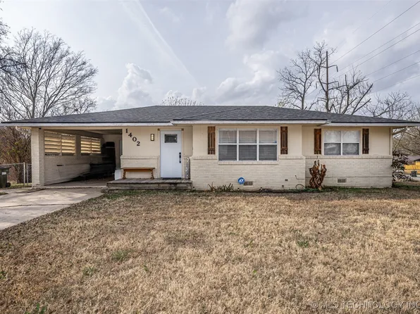 1402 W 10th St, Sulphur, OK 73086