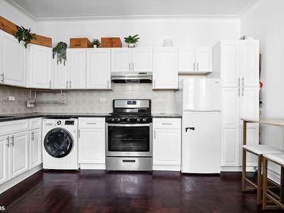 35 Crown St APT 4C, Brooklyn, NY, 11225
