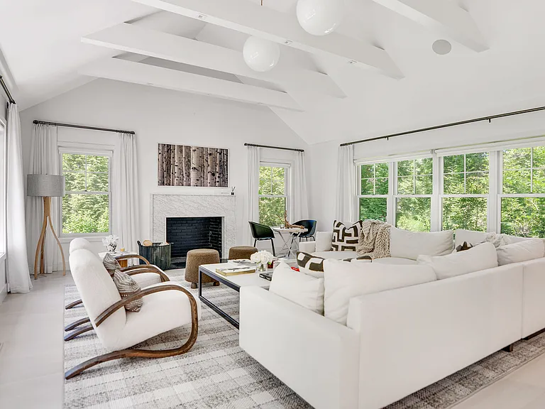 41 Montauk Ave — Photo 10