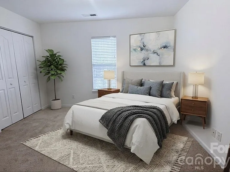 17507 Westmill Ln — Photo 11