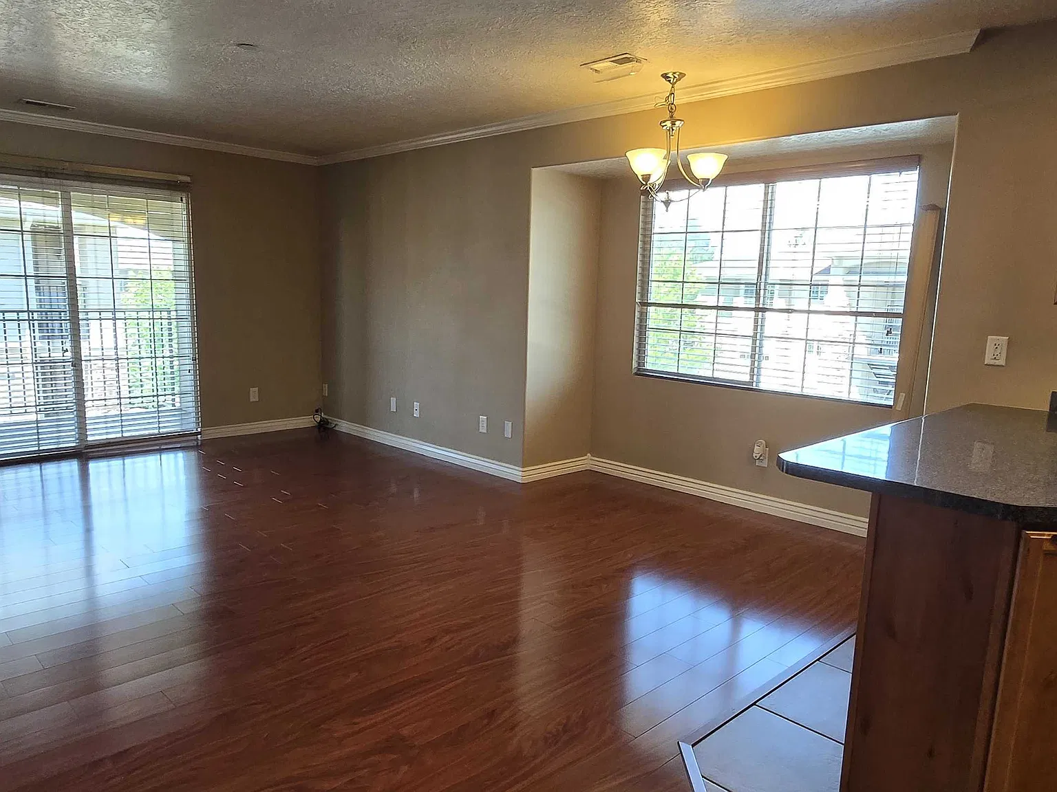 3 bed, 1191 sqft, $1,800 — Photo 2