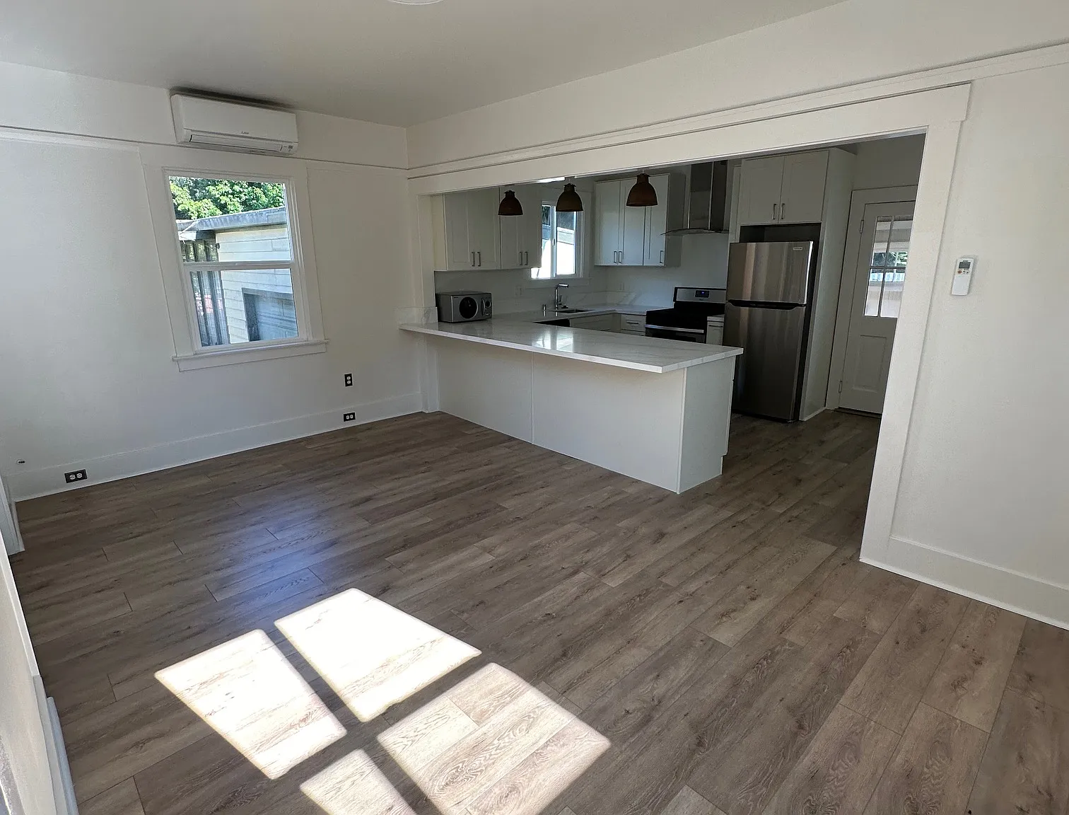 2 bed, 1000 sqft, $3,250 — Photo 4
