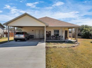 1016 Country Rd, Blanco, TX 78606