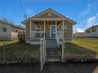 442 20th St, Dunbar, WV 25064