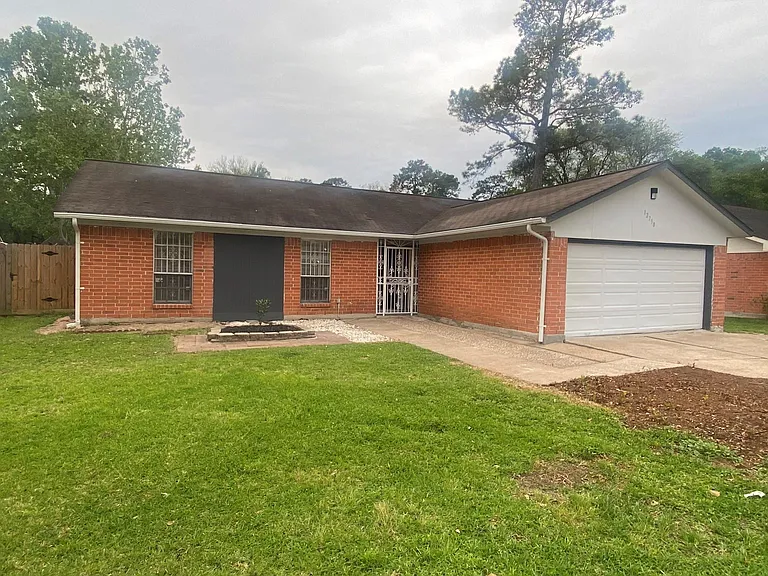 12730 Labelle Ln — Photo 14