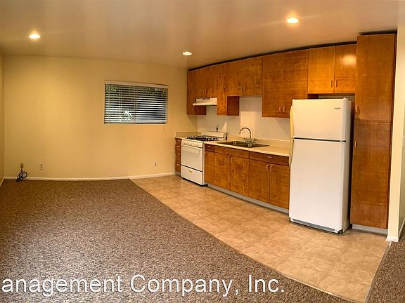 2nd image of 828 N Obispo Ave #B