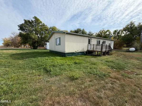 419 2nd Ave N, Medicine Lake, MT 59247