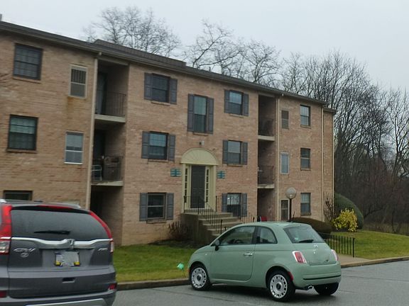 2nd image of 3207 Valley Dr