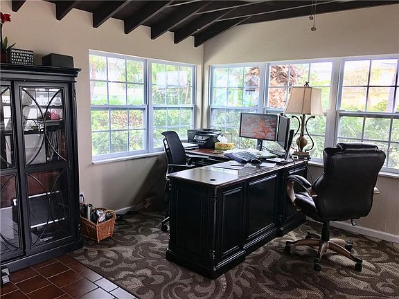 5th image of 17002 Dolphin Dr APT 1