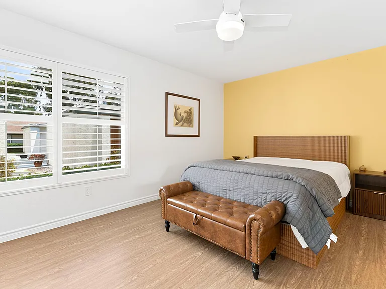 2033 Shady Tree Ln — Photo 10