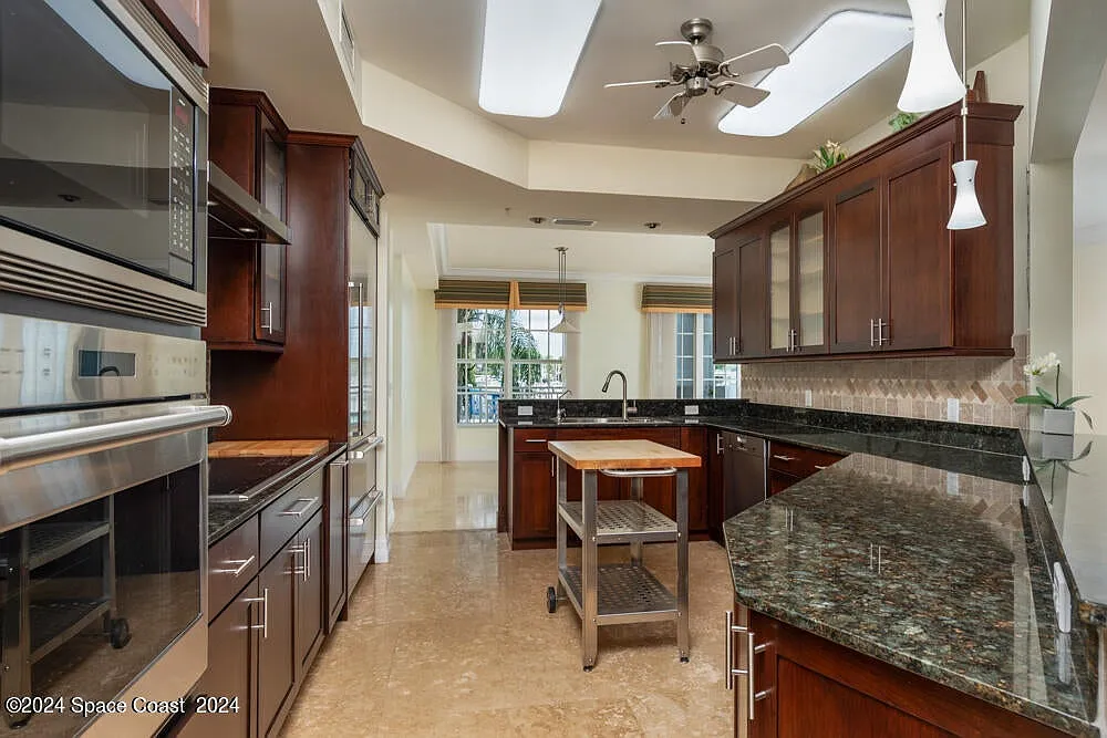 3 bed, 2.5 bath, 2678 sqft, $3,500 — Photo 4