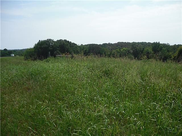 2nd image of 136 Blackey Bandy Rd