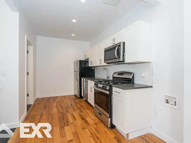 453 Irving Ave #1F — Photo 3