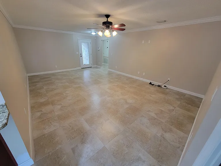 712 Hazel Dr — Photo 13