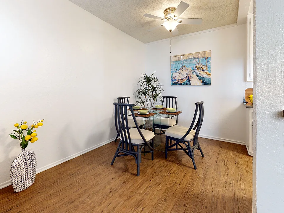Newport Village Apartments | Costa Mesa, CA | Dining Room