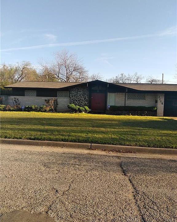 1st image of 3110 NE 18th St