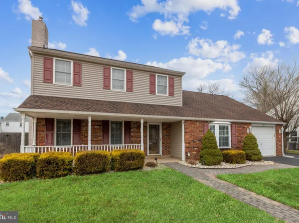 623 Saxony Dr, Fairless Hills, PA 19030