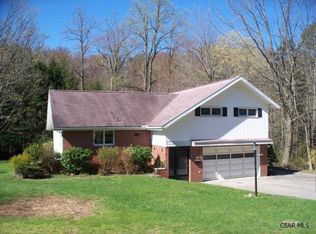 1950 Bates Dr, Johnstown, PA