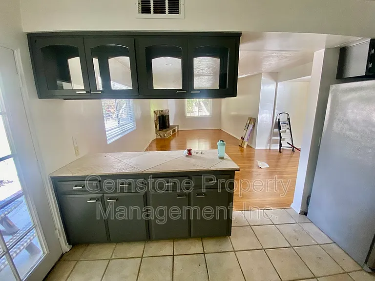 5220 Joan Ct — Photo 5