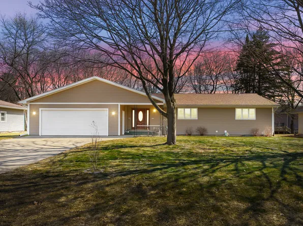 8911 Newhouse St, Portage, MI 49024