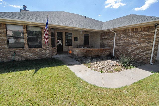 1st image of 245 Olive Dr