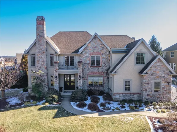 98 Carousel Ln, Easton, PA 18045