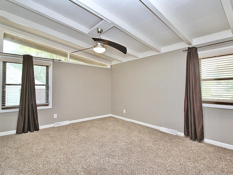 401 Scaleybark Rd — Photo 20