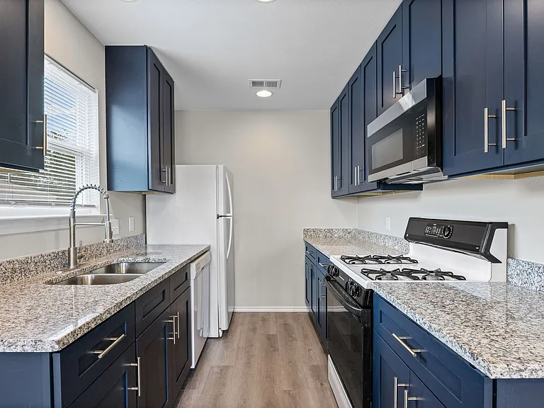 2615 Ektom Dr — Photo 24