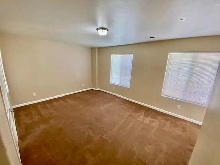 1301 Esmond Ave — Photo 4