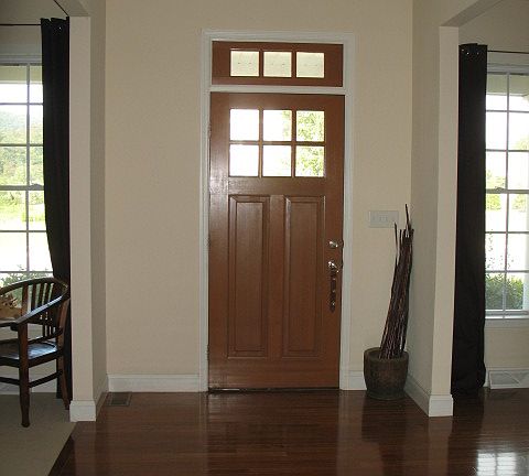 2 Story w/ Hardwood Floors