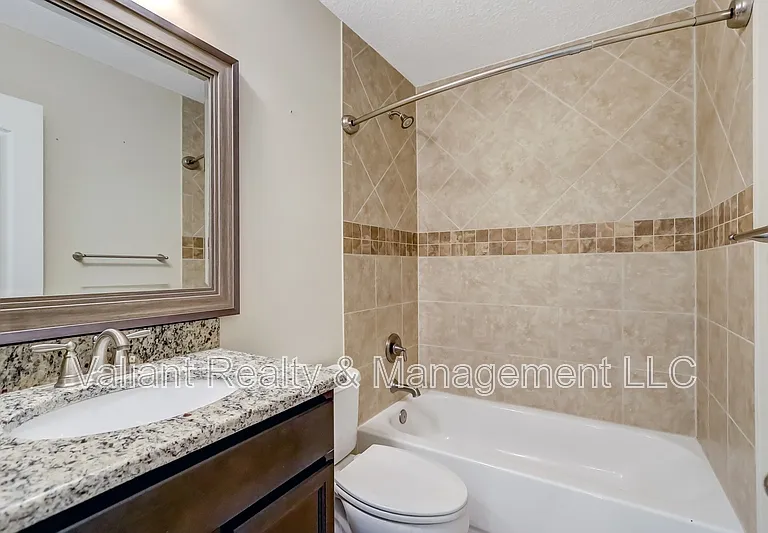 2110 3rd St — Photo 22