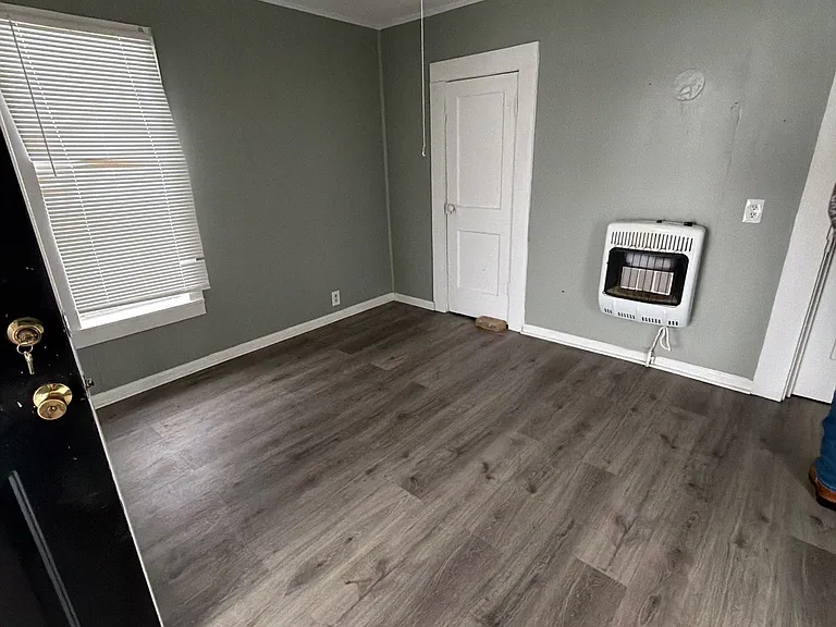 213 Haywood St — Photo 9