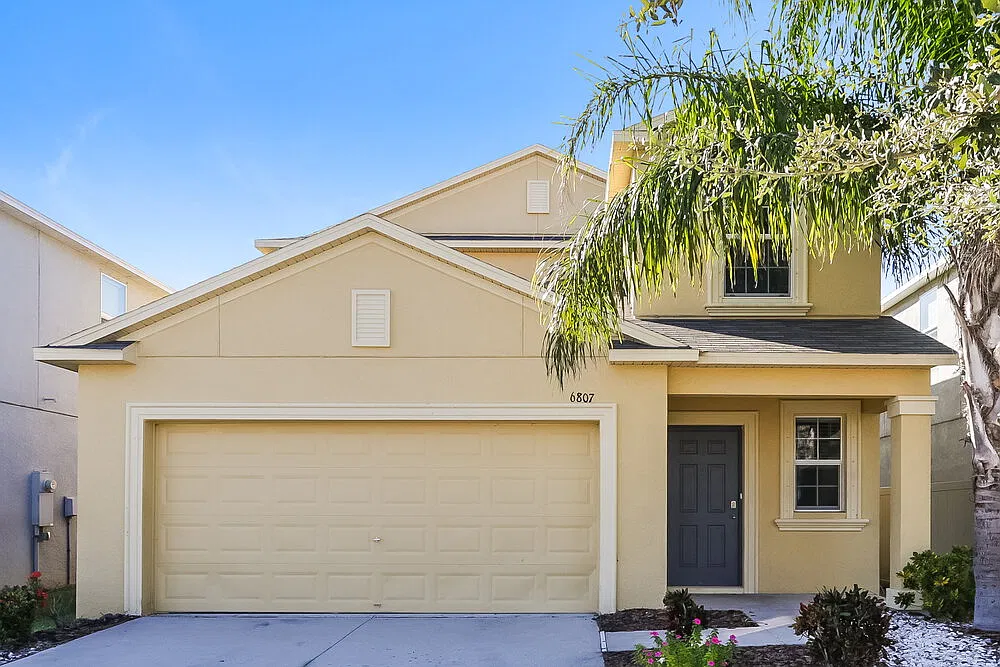 5 bed, 2.5 bath, 2415 sqft, $2,110 — Photo 1