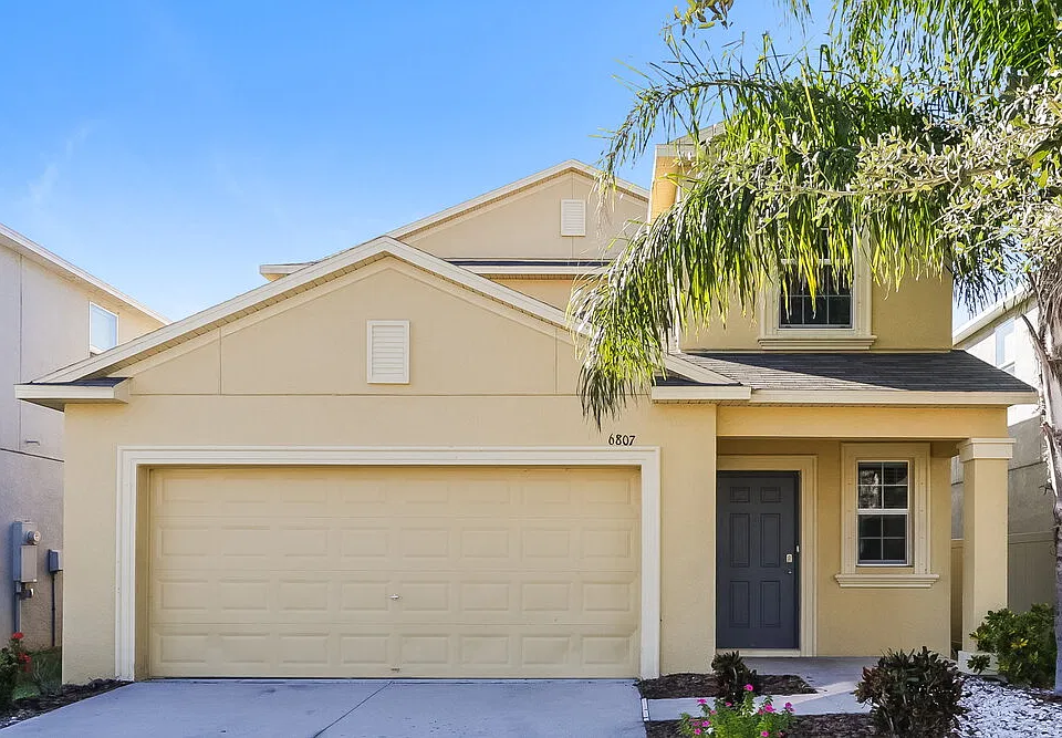 6807 Blue Moon Way