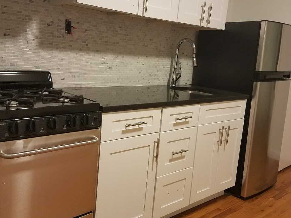 1st image of 531 W 48th St APT 15