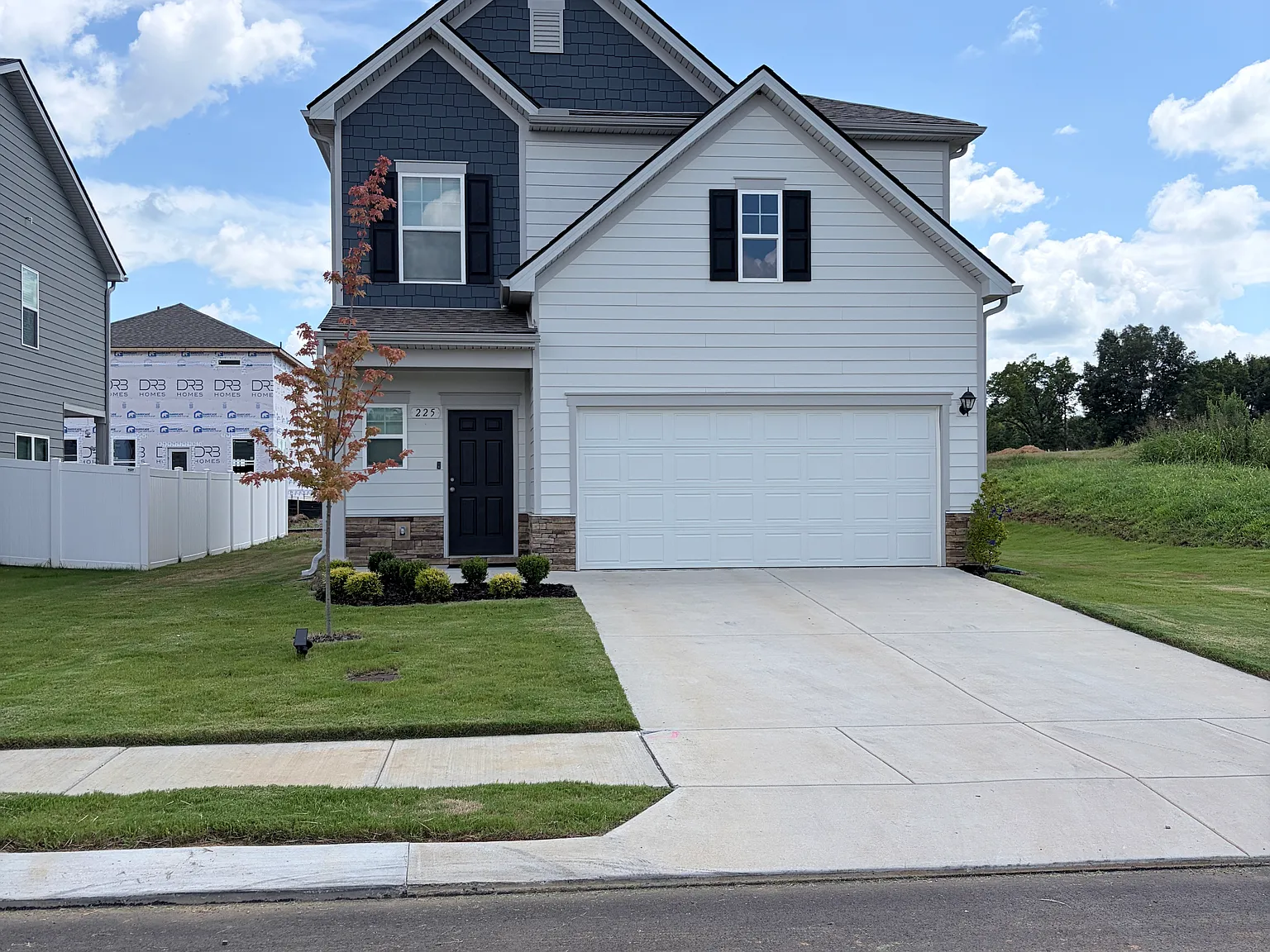 3 bed, 2.5 bath, 1952 sqft, $1,950 — Photo 1
