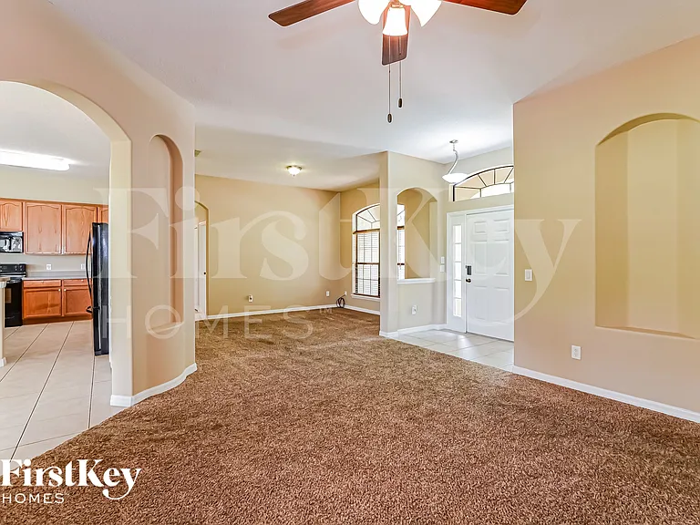 1521 Clapton Dr — Photo 6