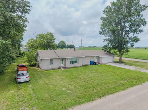 719 N John St, Fithian, IL 61844
