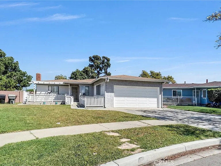 2551 W Rome Ave — Photo 3