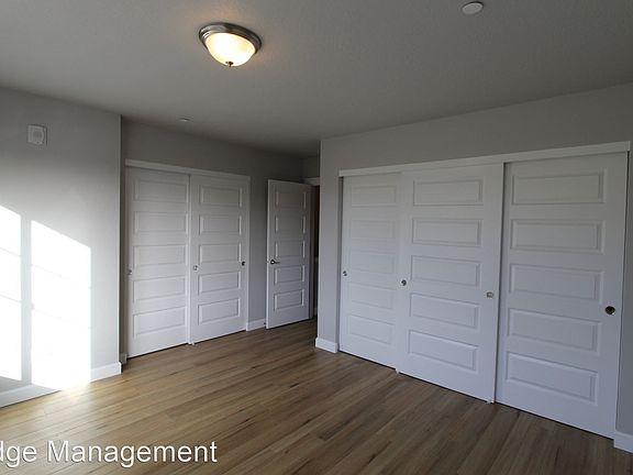3rd image of 424 NE Stafford St #8948376