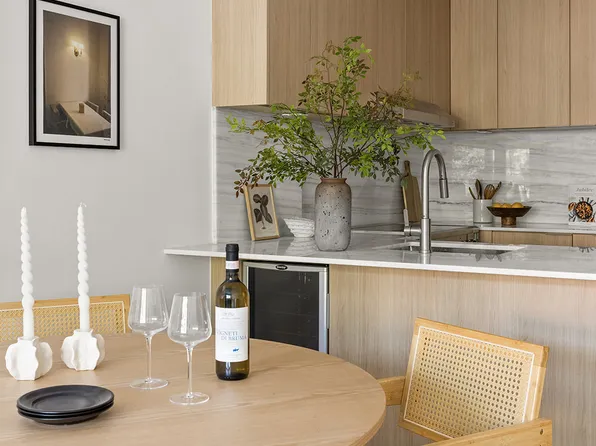 654 Jefferson Avenue image 1 of 14