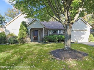 27 Morning Glory Ln, Whiting, NJ
